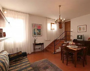 Fabio Apartments San Gimignano 0*,  Itália