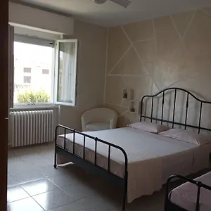  Apartment Casa Vacanze Il Fiore Di Loto Italien